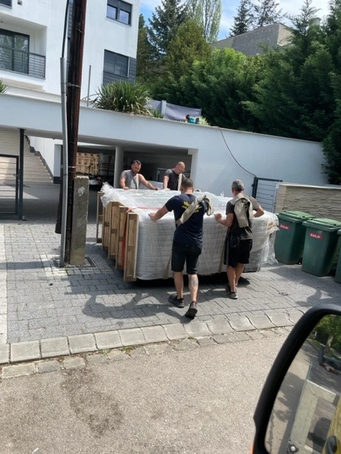 Whirlpool-Lieferung und Montage
